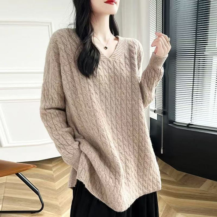Women chunky knit sweater with V-neck and relaxed fit Lune London
