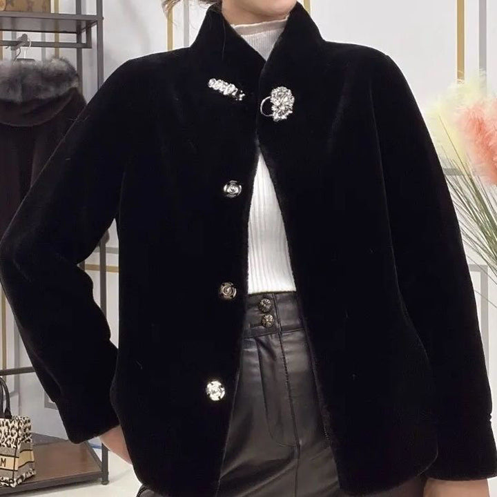 Veste en fleece confortable pour femme avec des détails de boutons élégants Chic & Stil
