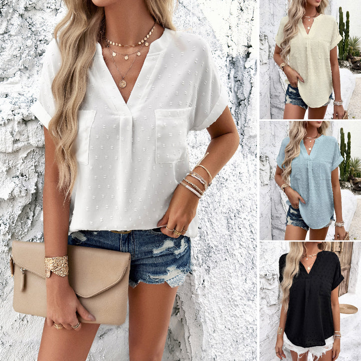 Casual blouse for women with front pockets and delicate detail structures Lune London