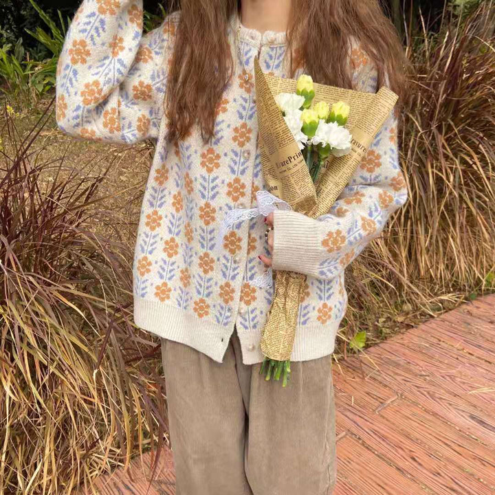 Knitted jacket for women with floral pattern and buttons Lune London