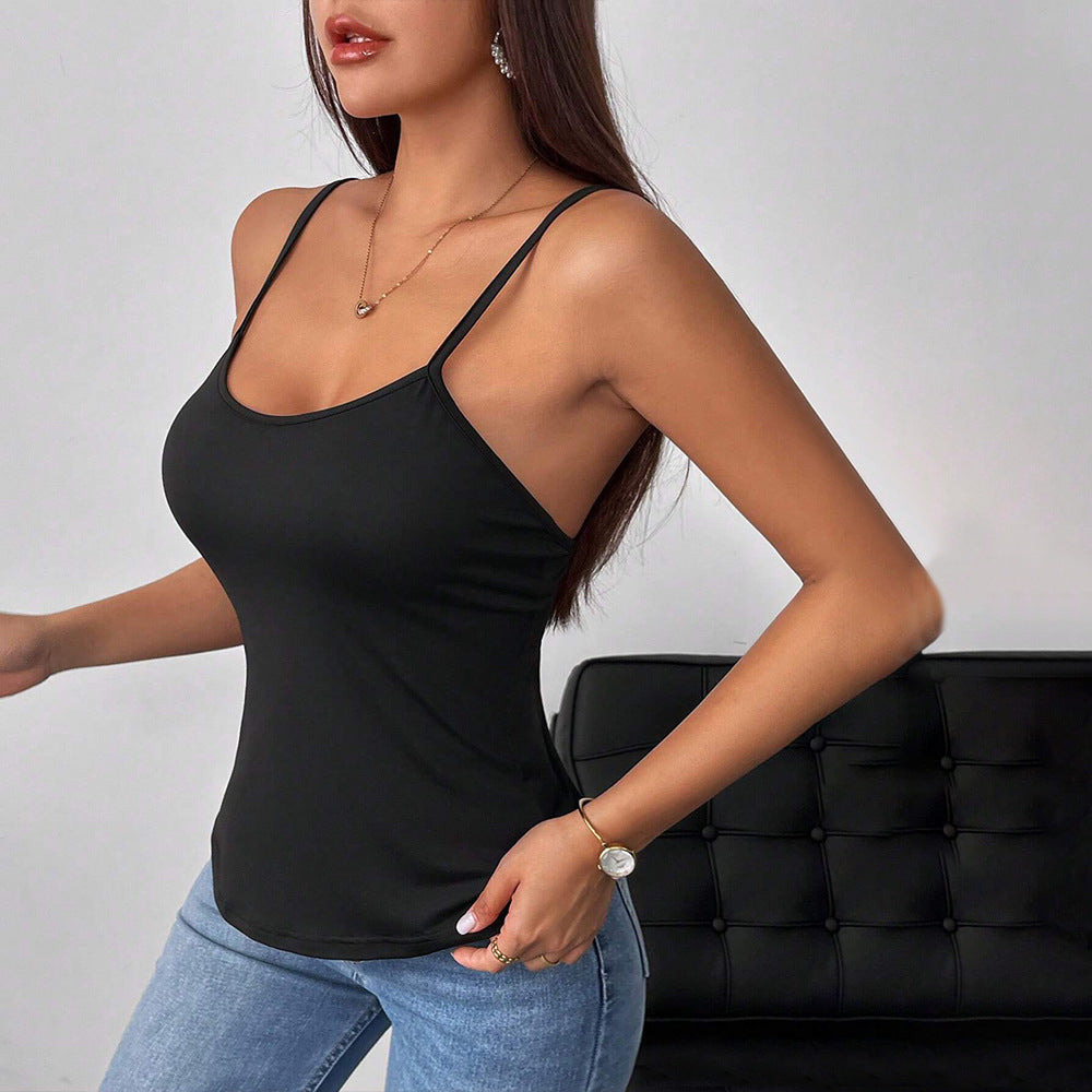Débardeur élégant pour femmes avec de fines bretelles spaghetti et une coupe près du corps Chic & Stil