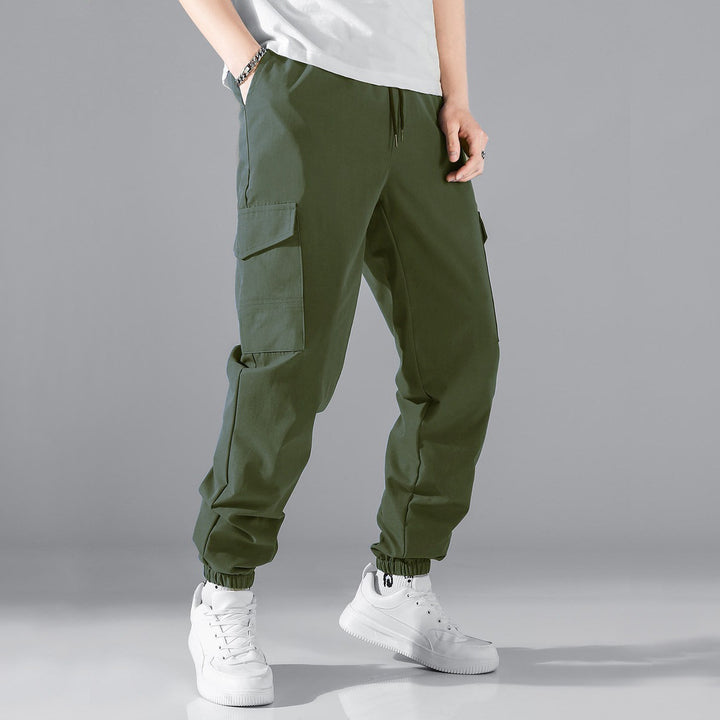 Men's cargo jogger pants with practical side pockets and elastic waistband Lune London