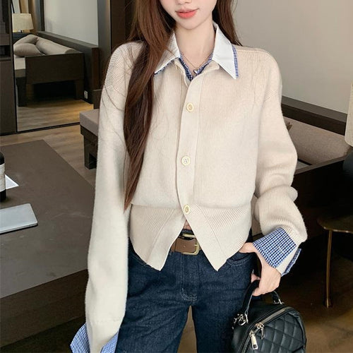 Cardigan tricoté confortable pour femme avec de grands boutons et des épaules basses Chic & Stil