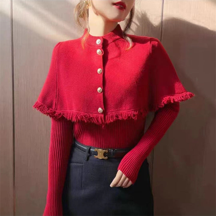 Pull féminin à la mode avec section d'épaule amovible et détails de boutons Chic & Stil