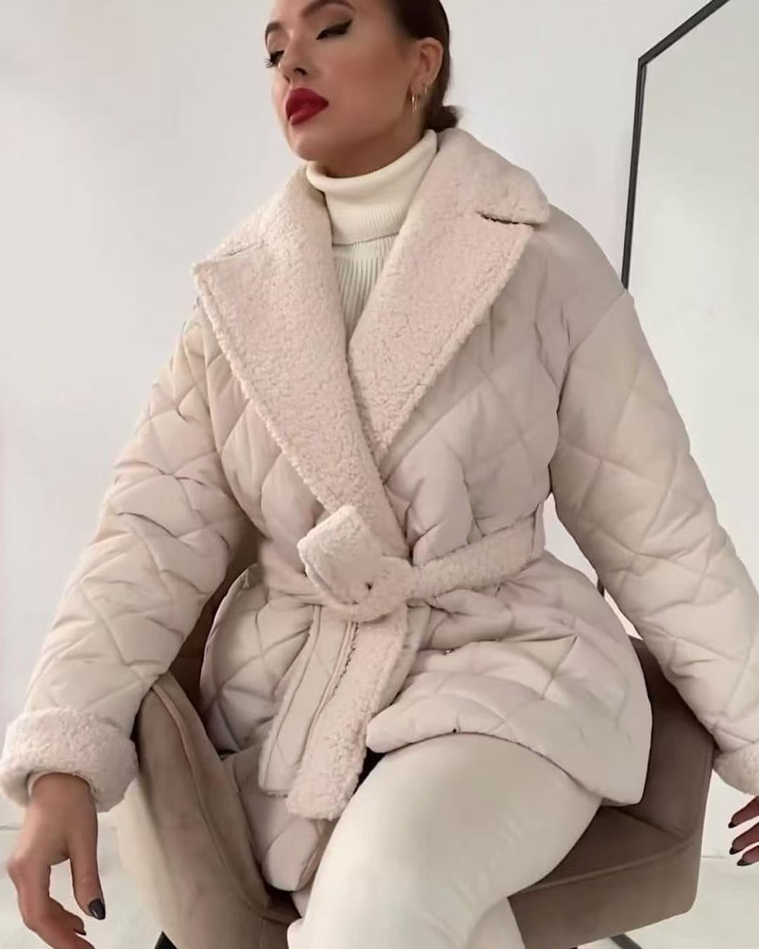 Quilted fleece jacket for women with belt and large collar Lune London
