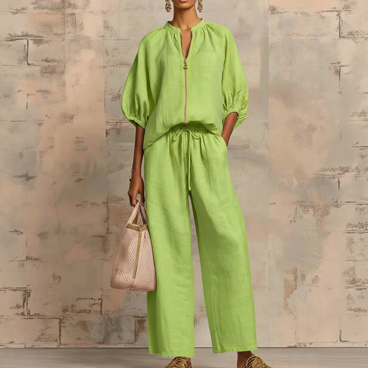 Ladies Airy Two-Piece with Modern Collar and Zipper Lune London