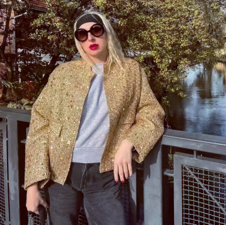 Glamorous sequin jacket for women with a short cut and stylish accents Lune London