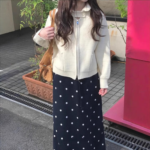 Knitted sweater for women with floral pattern and relaxed fit Lune London