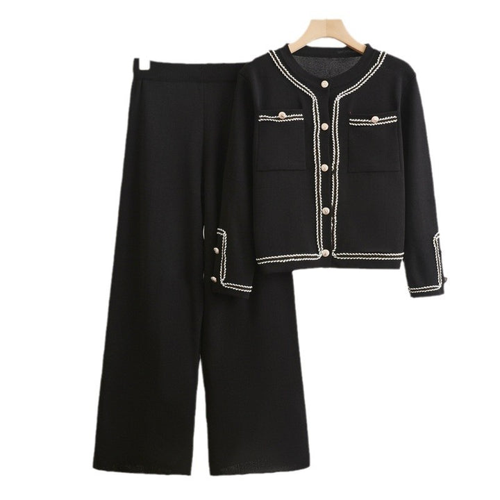 Elegant set for women composed of a structured blazer and wide-leg trousers Lune London