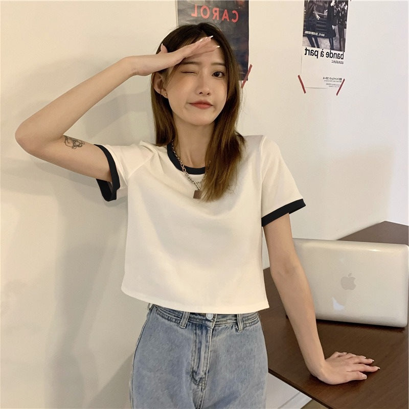 Women's Cropped T-Shirt with contrasting sleeves and modern cut