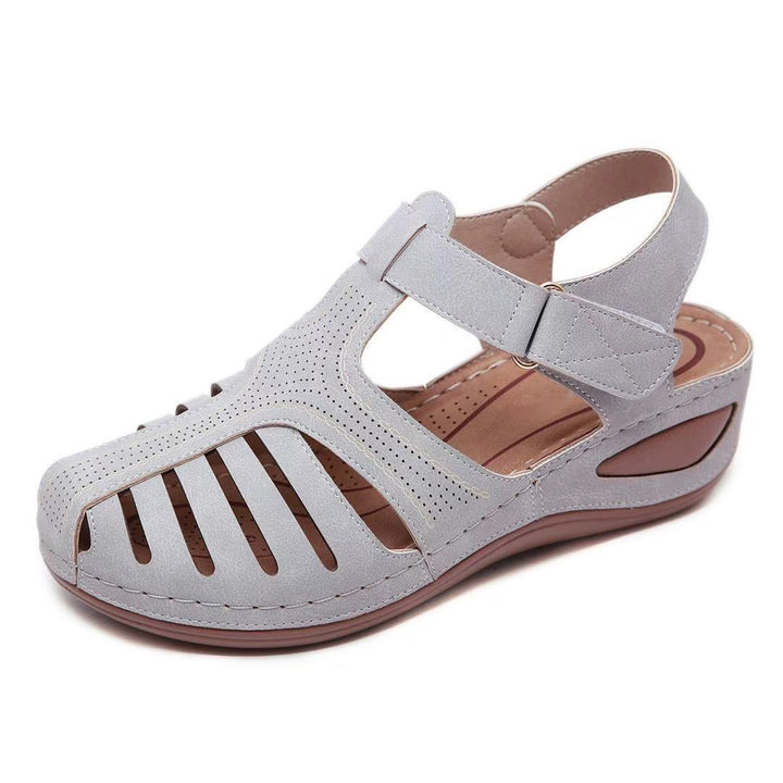 Breathable comfort sandals for women with adjustable strap and ergonomic sole Lune London