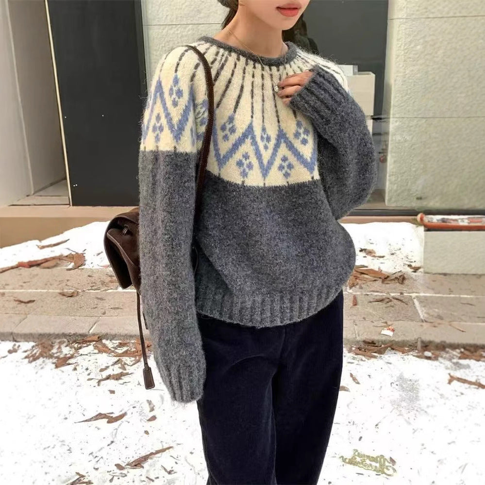 Ladies Comfortable Knit Sweater with Geometric Print and Round Neck Lune London