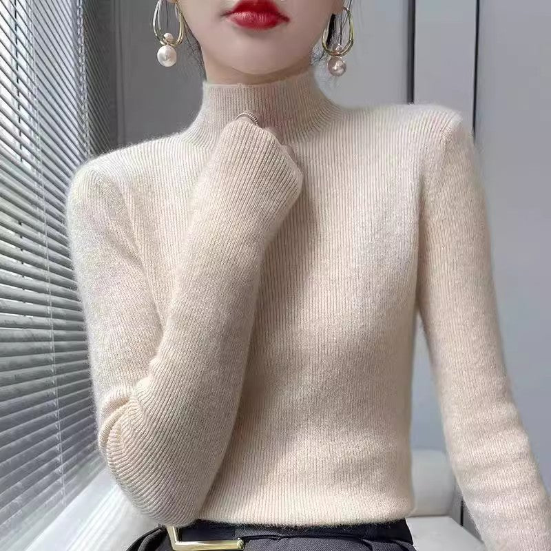 Elegant turtleneck sweater for women in fine wool Lune London
