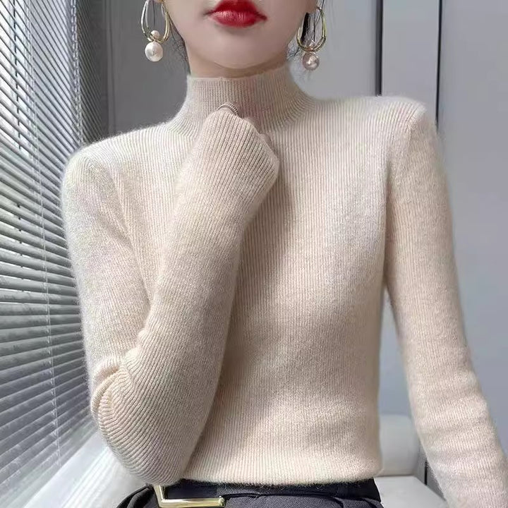 Elegant turtleneck sweater for women in fine wool Lune London