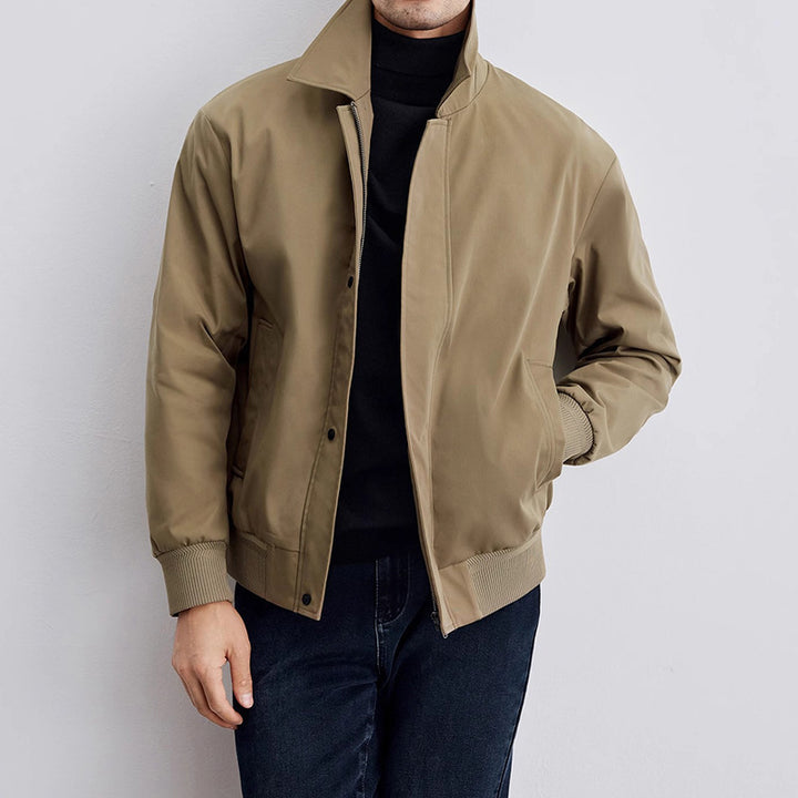 Versatile lightweight jacket for men with sporty chic cut and style