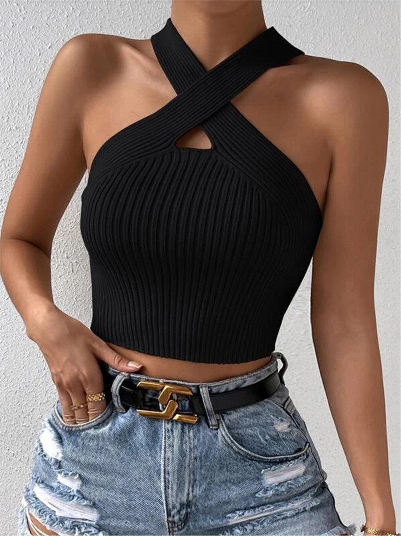 Ladies Short Top with Modern Closure at the Back Lune London