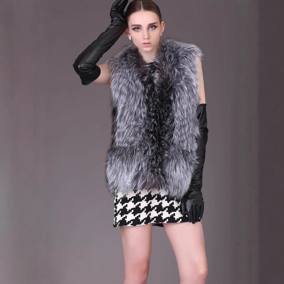 Ladies luxurious faux fur gilet with wide collar Lune London