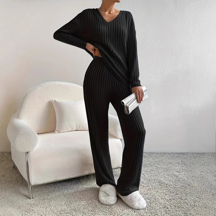 Dames Ensemble en tricot confortable avec décolleté en V et design côtelé Lune London