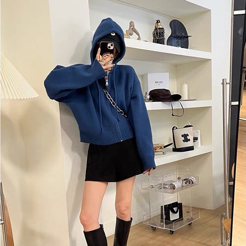 Haut de survêtement court pour femmes avec fermeture éclair complète et capuche Chic & Stil