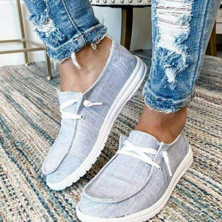 Casual slip-on sneakers for women with elastic details and non-slip sole Lune London