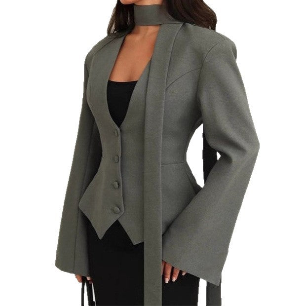 Women's blazer set with elegant collar option Lune London