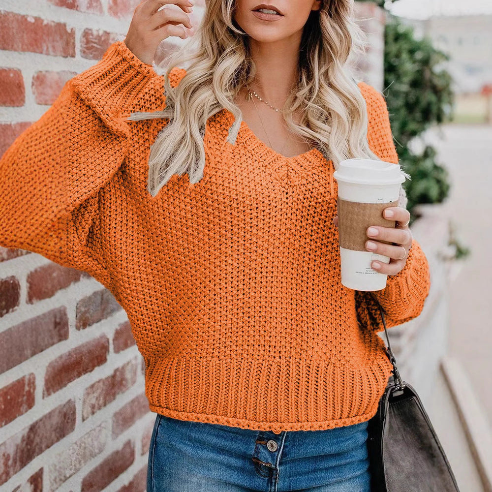 Chunky knit sweater for women with V-neck and relaxed fit Lune London
