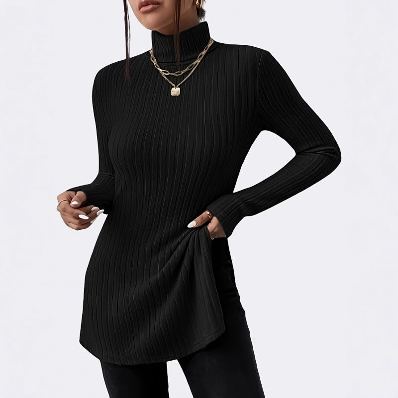 Ladies trendy turtleneck sweater with a sought-after ribbed structure Lune London