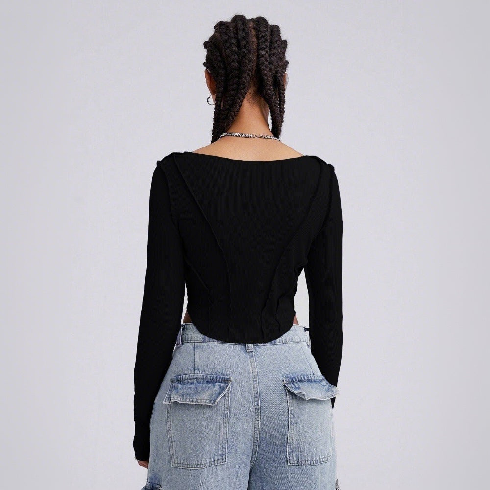Body à manches longues pour femmes avec décolleté en V profond et détails découpés intricats Chic & Stil