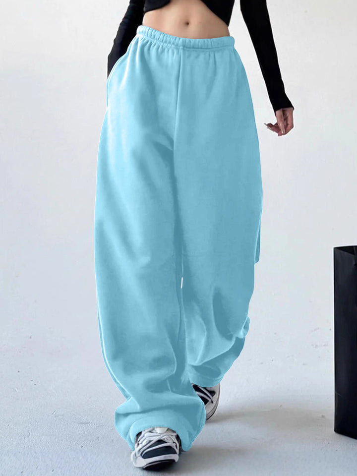 Loose leisure pants for women with elastic waistband and side pockets Lune London