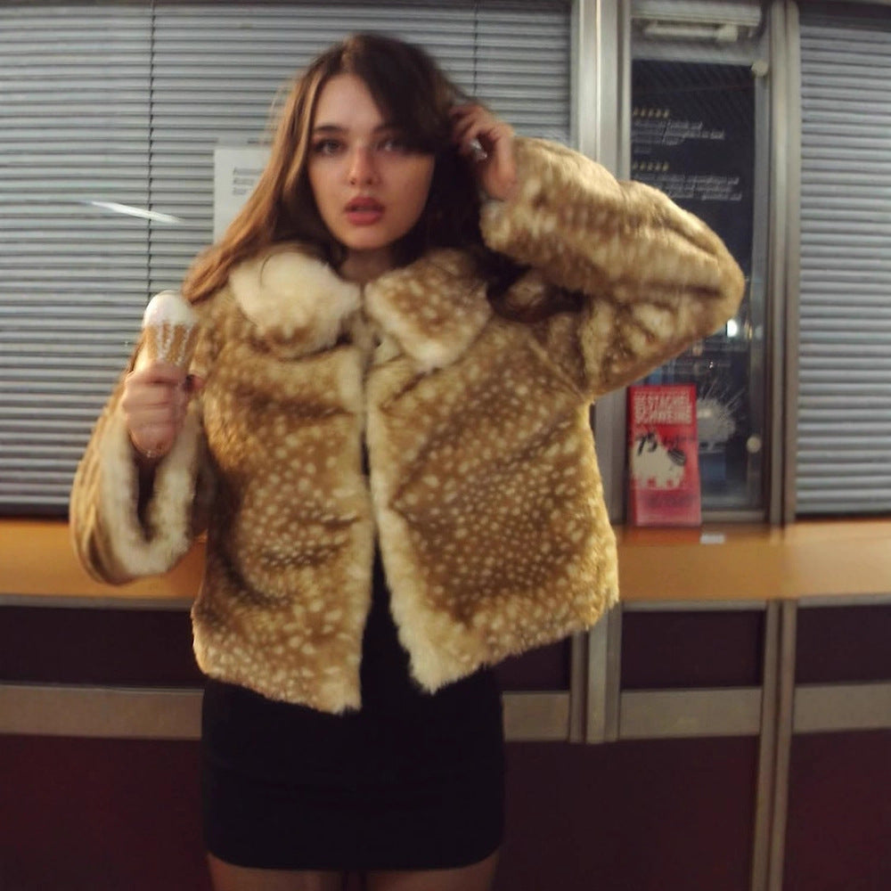 Ladies faux fur coat with wide collar and pretty ruffles Lune London