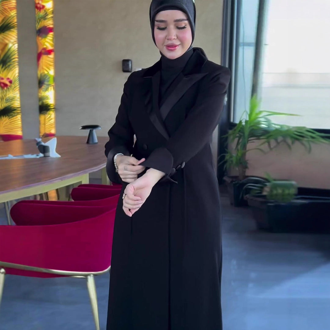 Ladies Elegant Evening Coat with Double-Breasted Buttons and Satin Accents Lune London