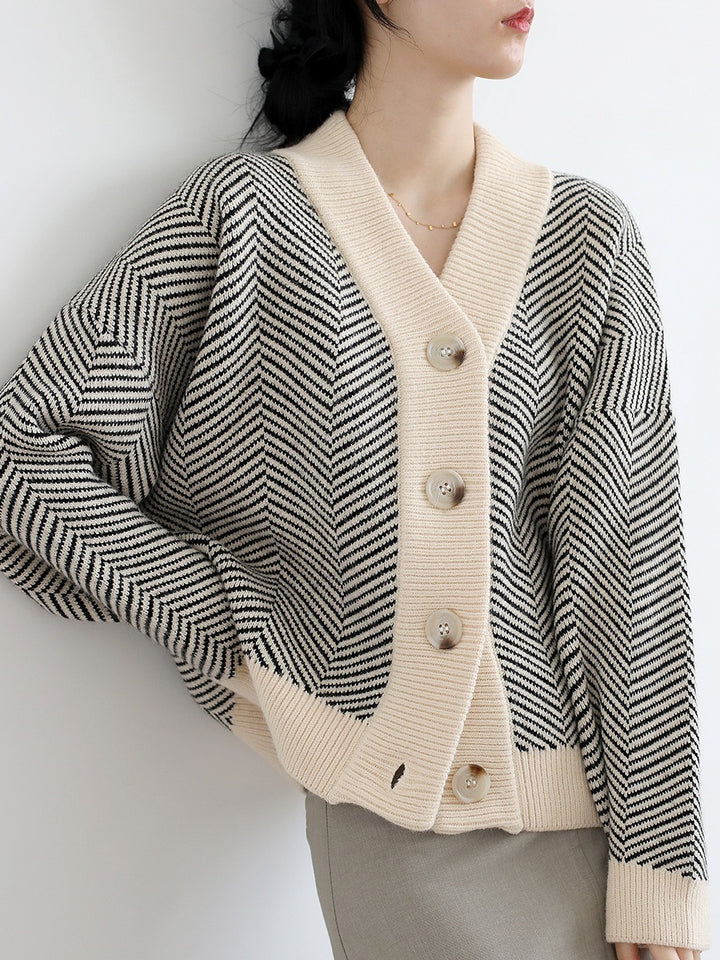 Gilet à la mode pour femmes avec motif en zigzag et boutons élégants Chic & Stil