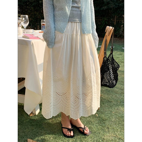 Women's pleated skirt with tasteful eyelet pattern Chic & Stil