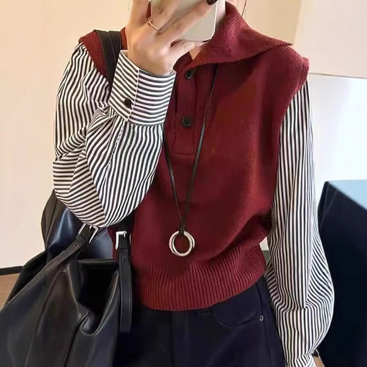 Gilet à col roulé à la mode pour femmes avec des manches de chemise et des détails de boutons Chic & Stil
