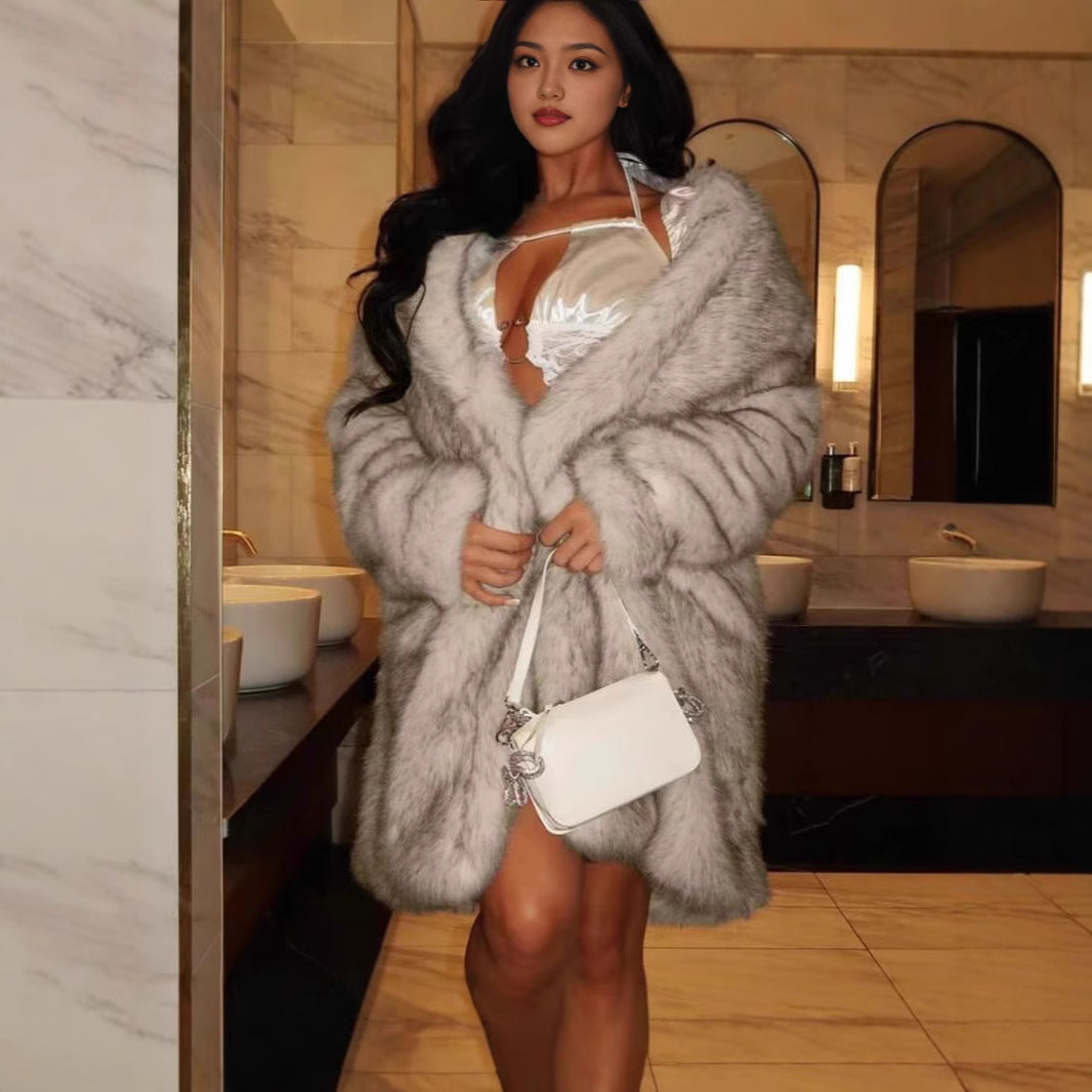 Ladies Oversized Faux Fur Coat with Luxurious Lining and Elegant Cut Lune London