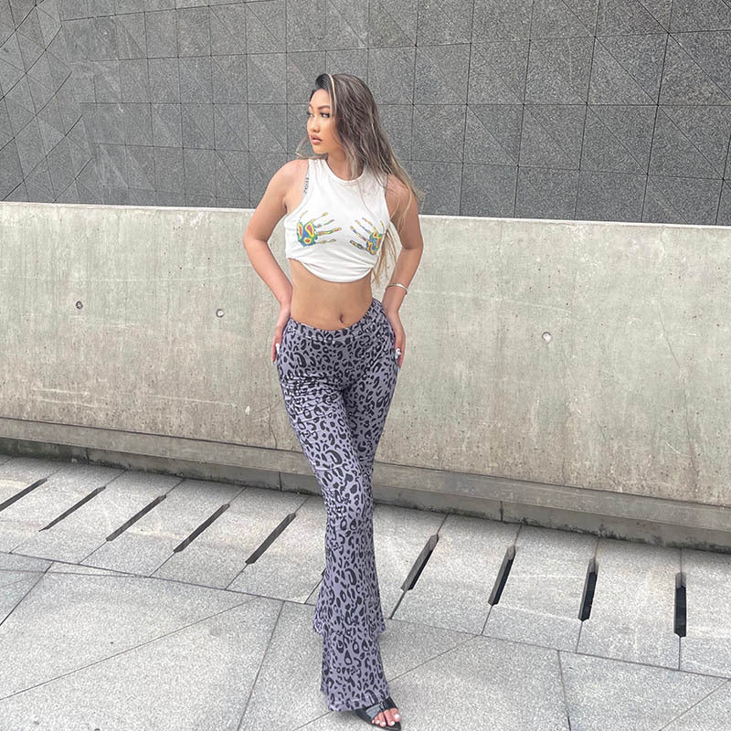 Leggings for women with a striking leopard pattern Lune London