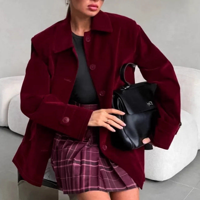 Elegant velvet jacket for ladies with practical pockets Lune London