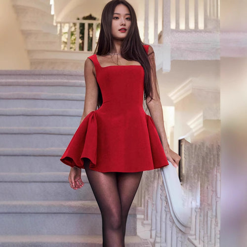 Ladies Playful Evening Dress with Square Neckline and Voluminous Hem Lune London