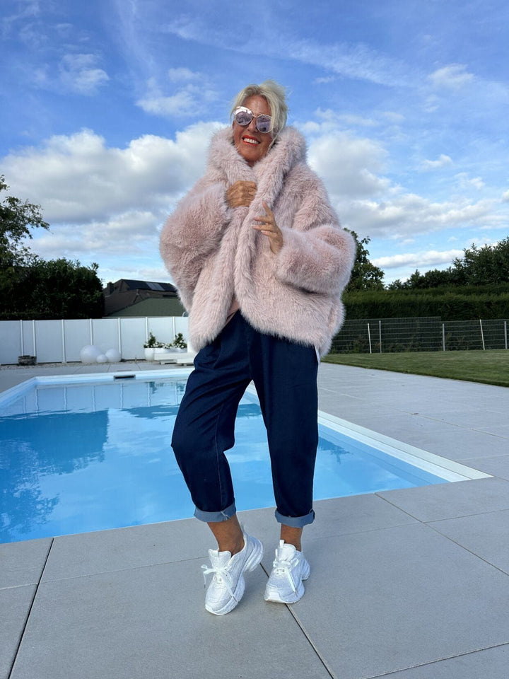 Elegant fleece jacket for women with soft collar and loose fit Lune London