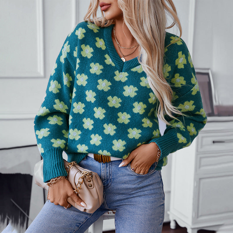 Knit sweater for women with floral pattern and V-neck Lune London