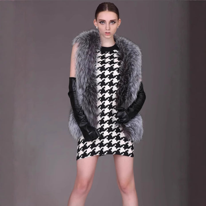 Ladies luxurious faux fur gilet with wide collar Lune London