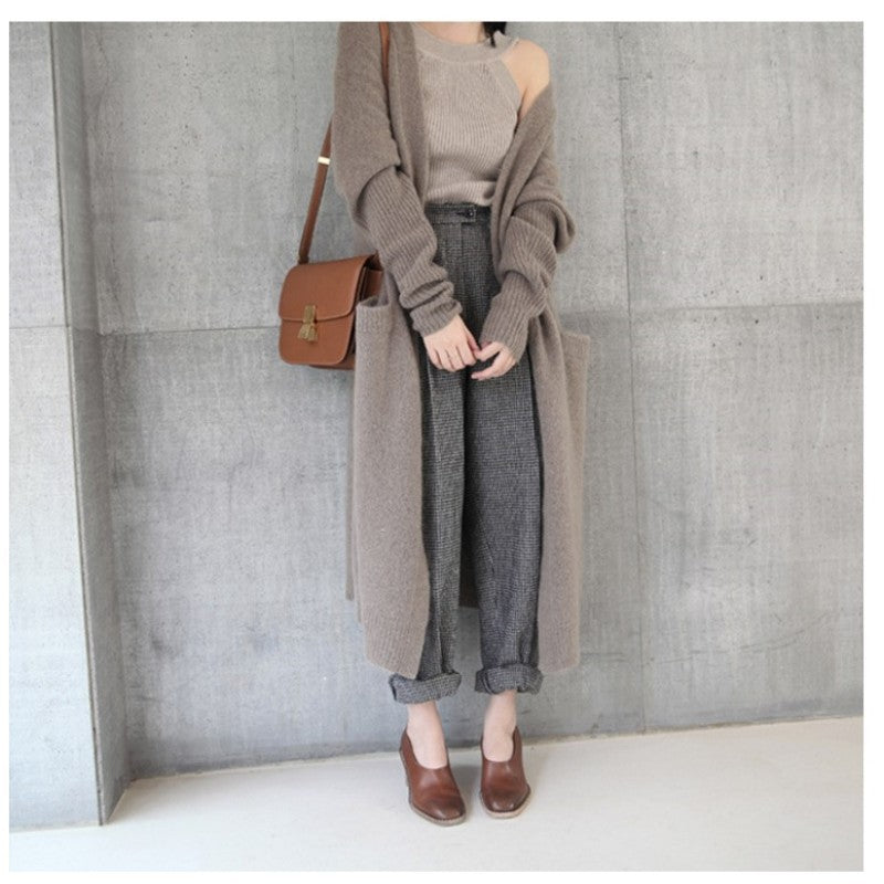 Cardigan long pour femmes en tricot avec design de poche pratique et matériau doux Chic & Stil