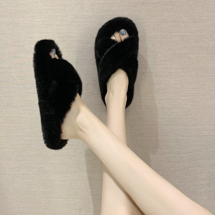 Women soft slippers with reversed straps and ergonomic sole Lune London
