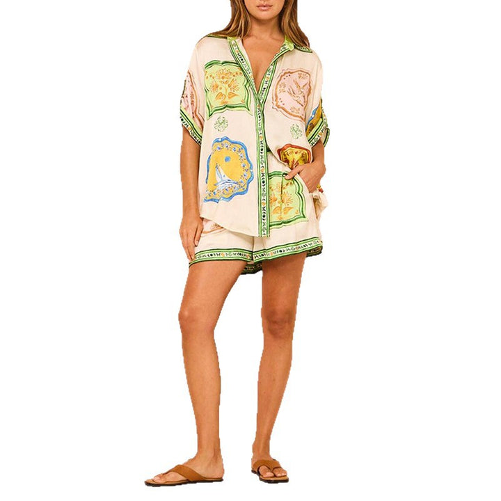 Ensemble d'été confortable et élégant pour femmes avec haut à manches courtes et pantalon léger Chic & Stil