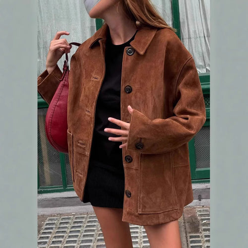 Classic suede jacket for women in a relaxed fit with button closure Lune London