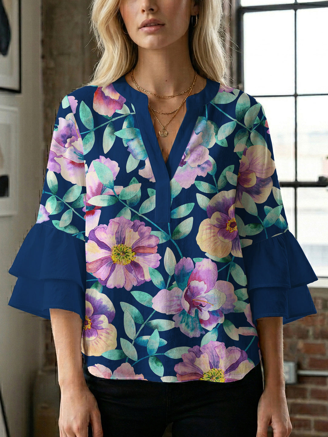 Women's blouse with voluminous sleeves and floral design Lune London