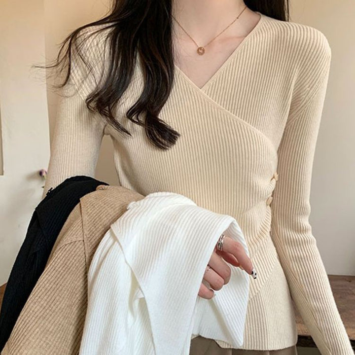 Wrap sweater for women with a fine rib design and button details Lune London
