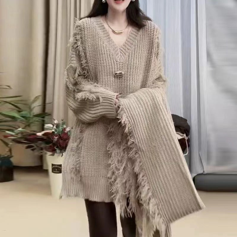 Pull en tricot épais pour femmes avec bords effilochés et décolleté en V Chic & Stil