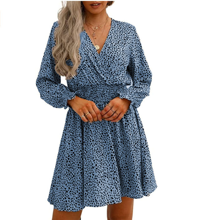 Elegant dress for women with a fitted elastic and long sleeves Lune London