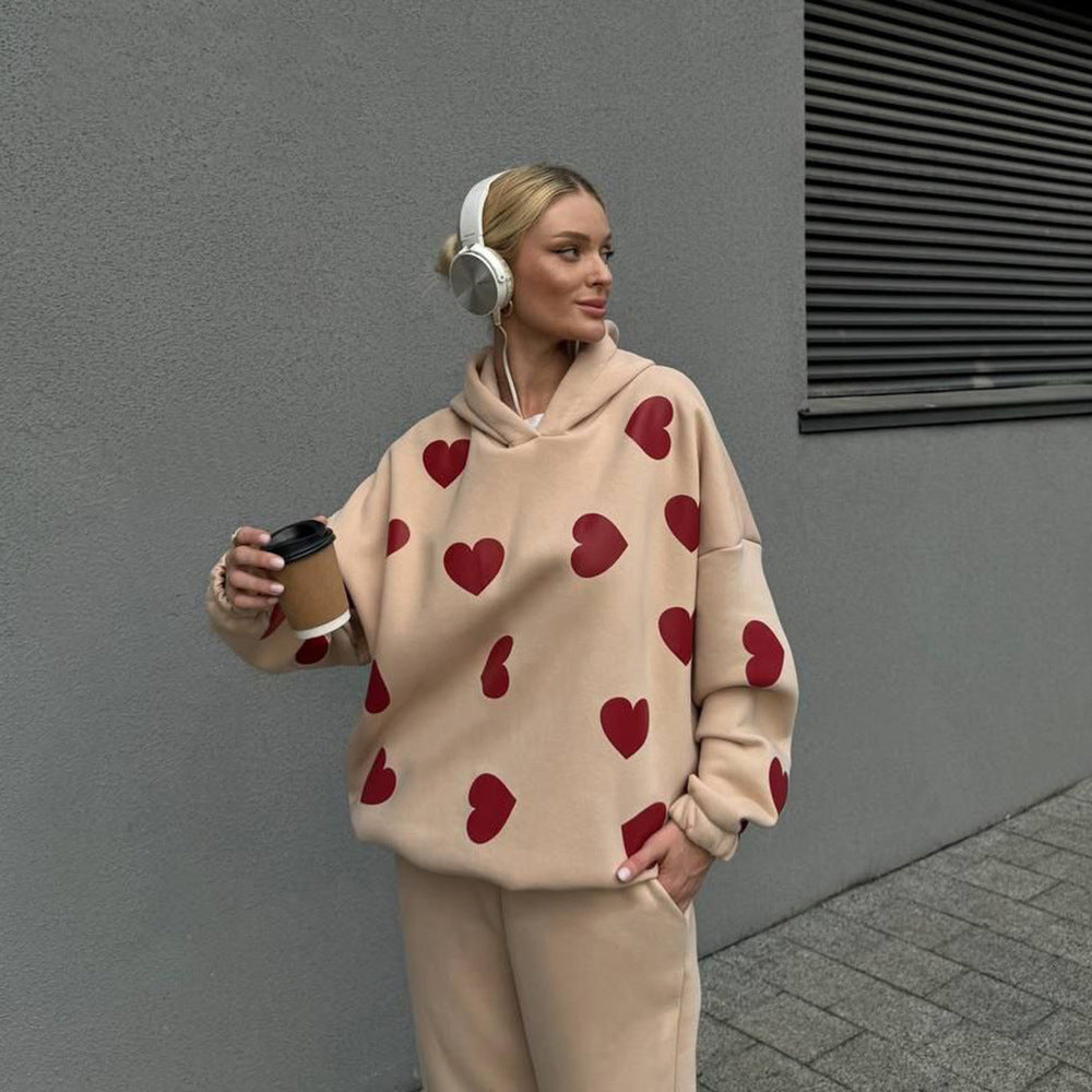 Hoodie for women with heart patterns and comfortable fit Lune London